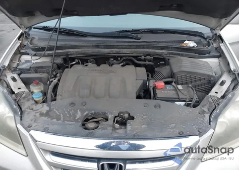 2006 Honda Odyssey Touring z USA, uszkodzony, nr VIN 5FNRL38846B045009